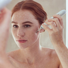 Load image into Gallery viewer, Essia | Ultrasonic Lifting & Exfoliating Wand